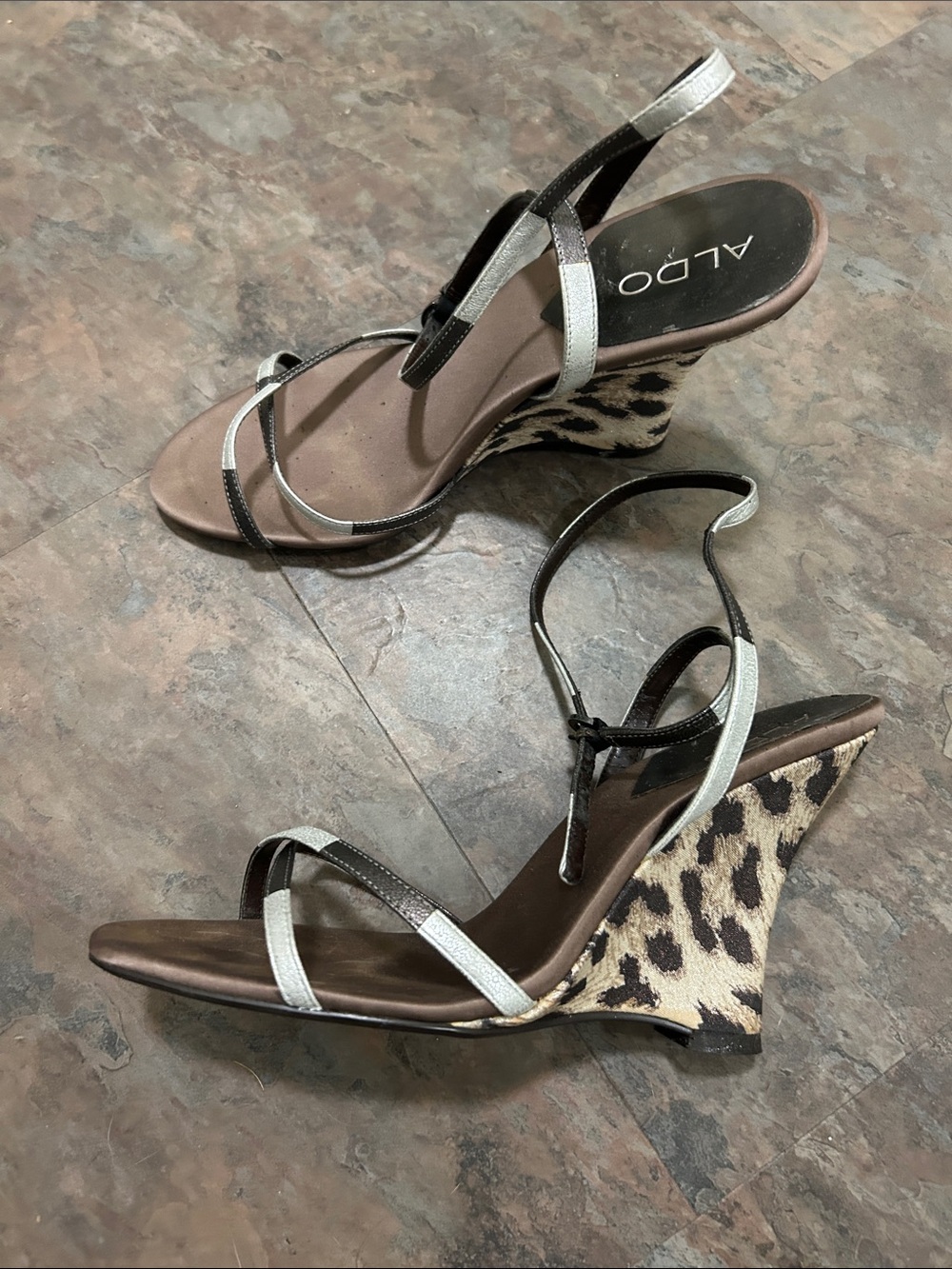 ALDO Size 8 Women's Black and Silver Strappy Ankle Sandals GREAT CONDITION